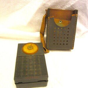 VTG 60'S HUDSON TRANSISTER SUPERHETERODYNE RECEIVER